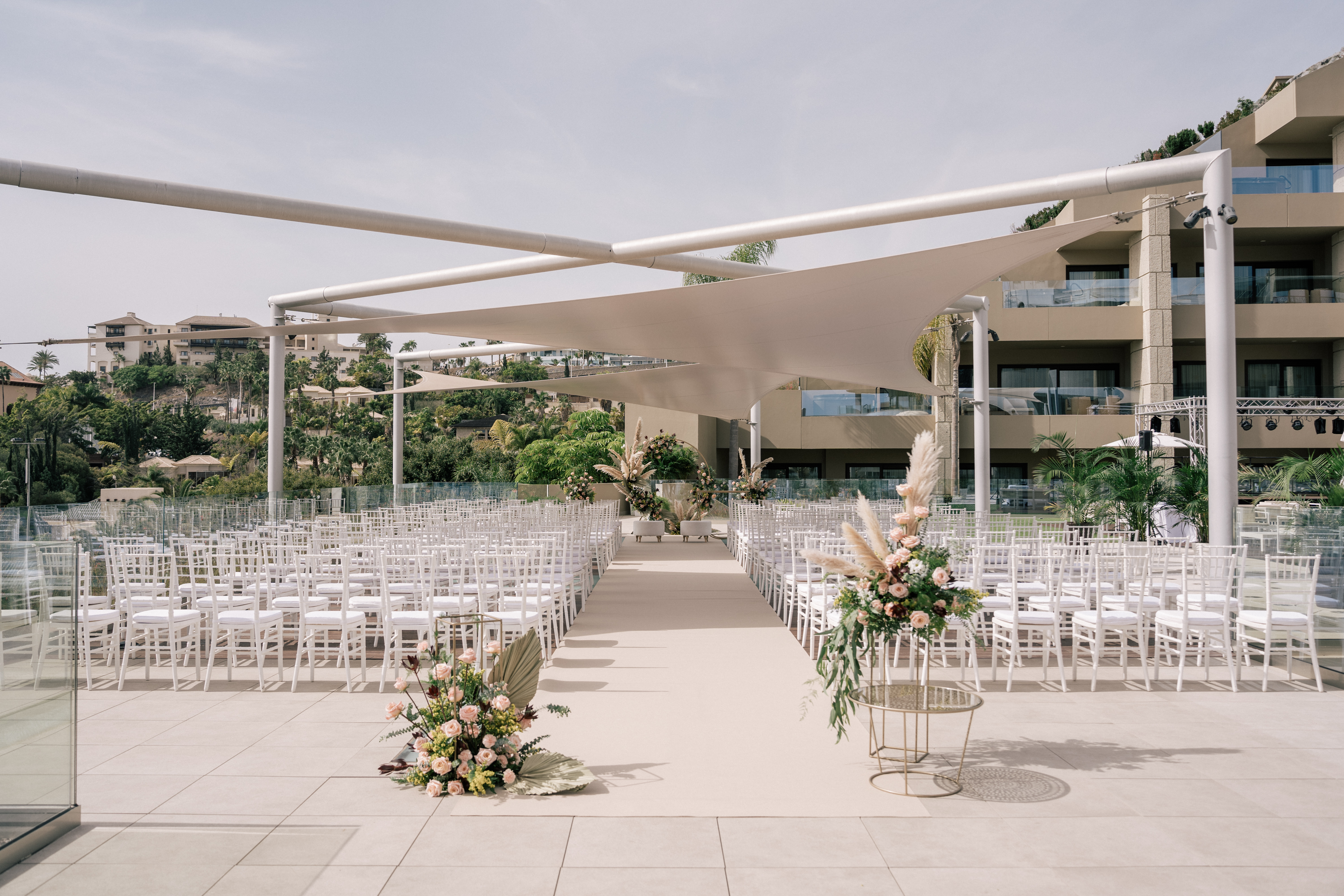 Book your wedding day in GF VICTORIA